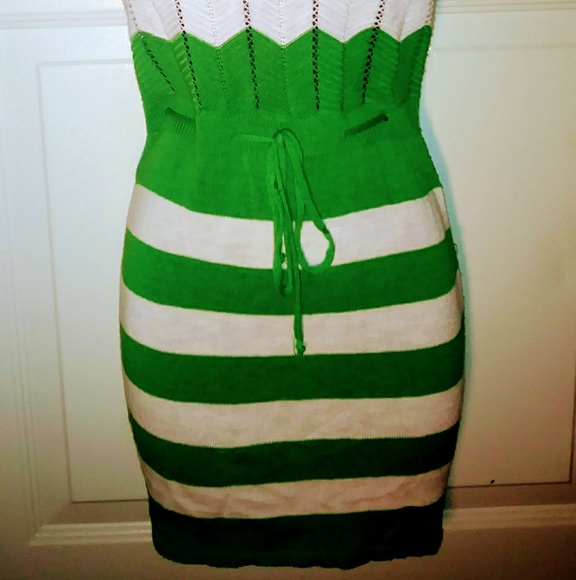 Women Hand knitted Dress - Picture 3 of 3